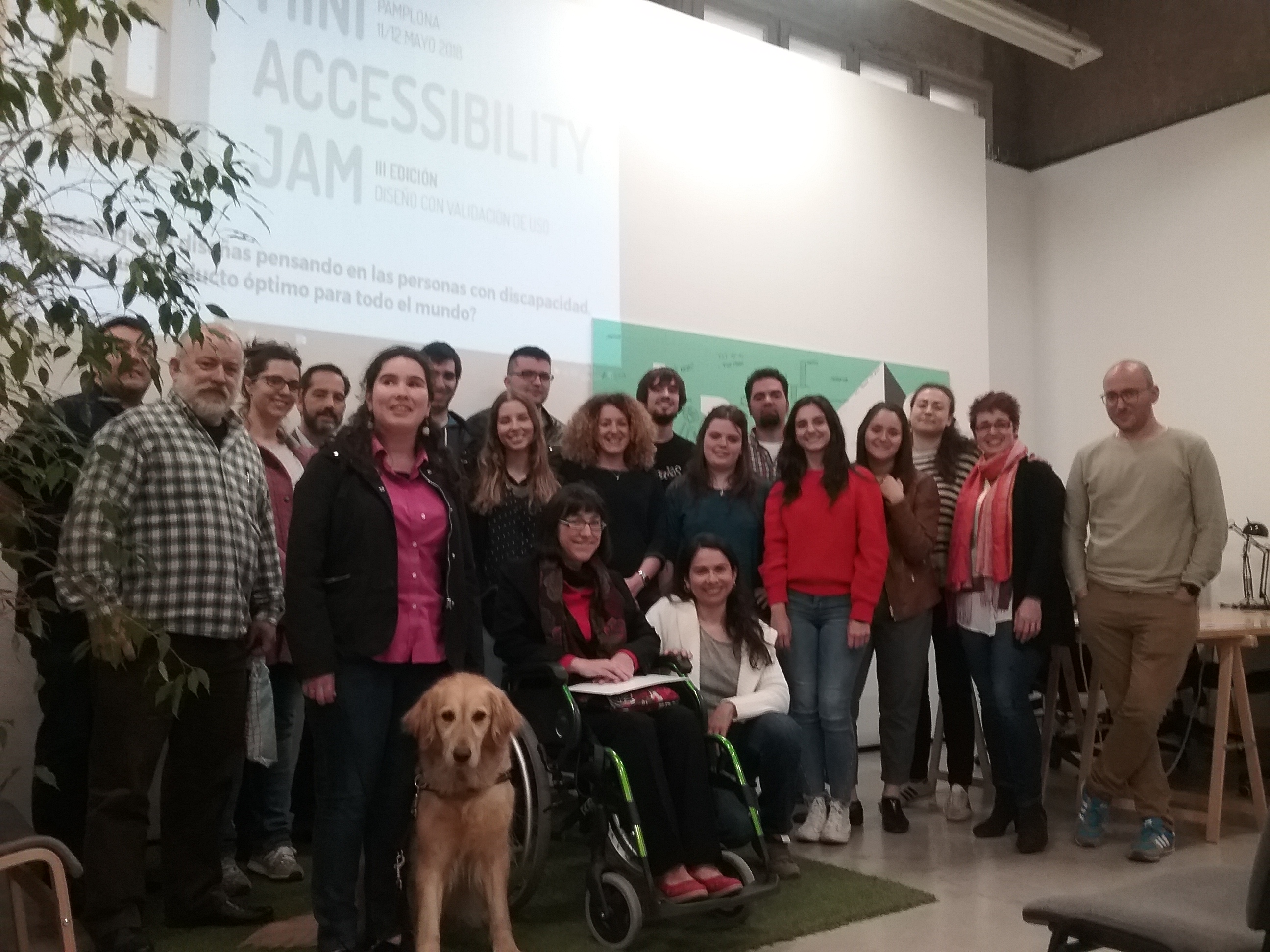III Mini Accessibility Jam. Foto de todo el grupo, participantes, tutoras y jurado.